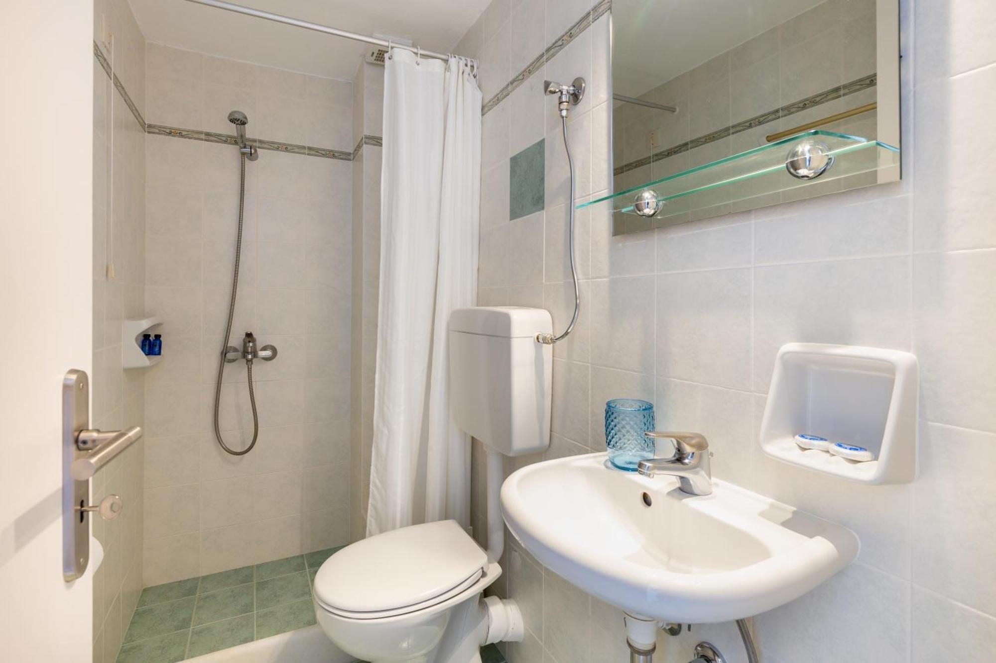 Hotel Dina Párosz Kültér fotó